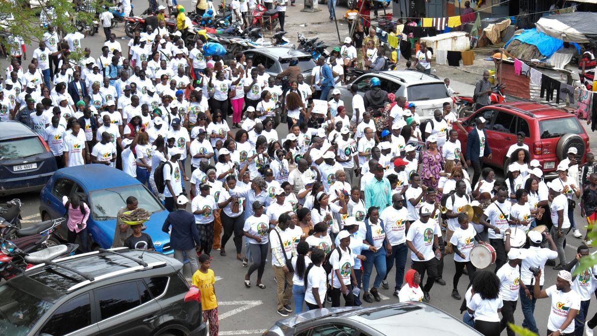 Polls open in Guinea in referendum that could allow junta leader to run for President